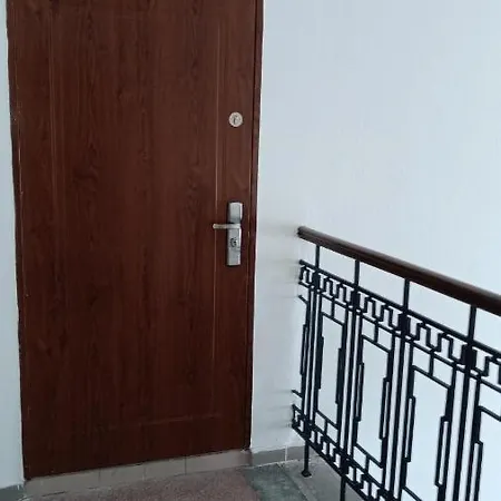 Apartament Bydleni V Centru Ov Blizko Stodolni, Bez Vytahu