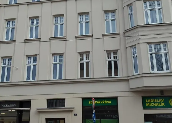 Bydleni V Centru Ov Blizko Stodolni, Bez Vytahu Lägenhet